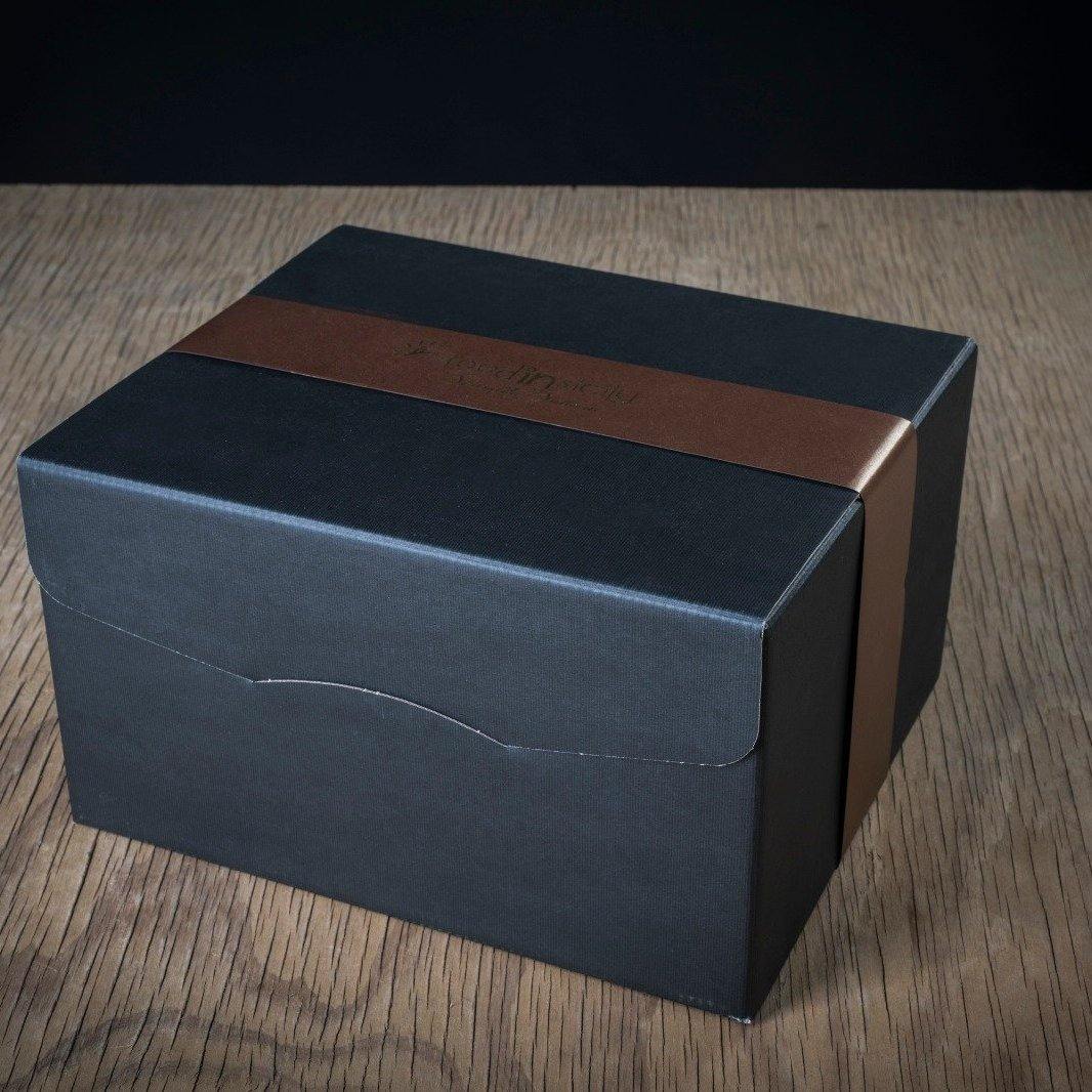 Confezione regalo "Marzamemi" con 8 prodotti tipici siciliani Confezione regalo Food in Sicily